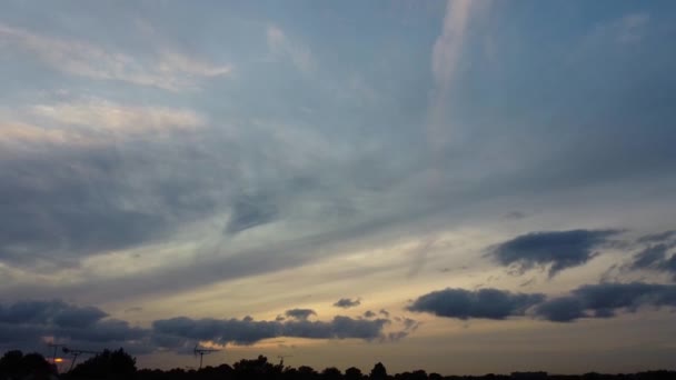 Najpiękniejsze Niebo Dramatyczne Chmury Nad Anglią Podczas Wspaniałego Zachodu Słońca — Wideo stockowe