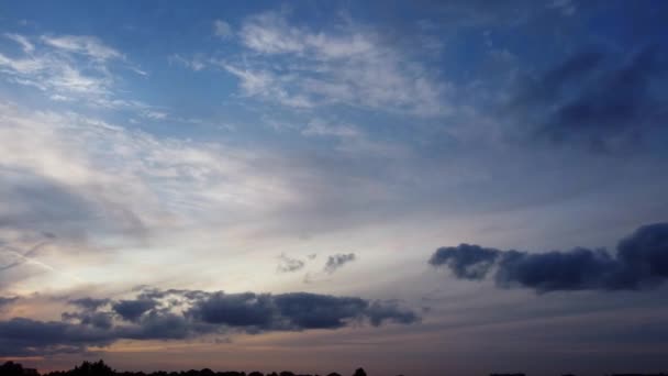 Najpiękniejsze Niebo Dramatyczne Chmury Nad Anglią Podczas Wspaniałego Zachodu Słońca — Wideo stockowe