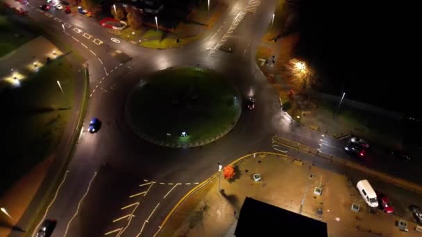 Aerial View Illuminated Road Traffic Roundabout Inglês Barnfield College East — Vídeo de Stock