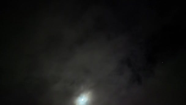 Volle Maan Achter Snelle Bewegende Zwarte Regen Wolken Nacht Boven — Stockvideo