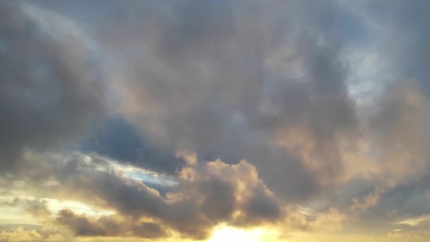 Ηλιοβασίλεμα Σύννεφα Πάνω Από Την Αγγλία — Αρχείο Βίντεο