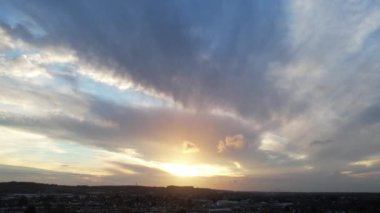 İngiltere 'de Günbatımı Bulutları