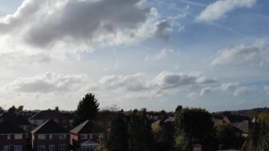 Görkemli Yüksek Açılı Bulut ve Gökyüzünün İngiltere üzerindeki görüntüleri