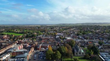 İngiltere 'nin merkezi Hitchin şehrinin yüksek açılı görüntüsü. İngiltere Birleşik Krallığı. 28 Ekim 2023
