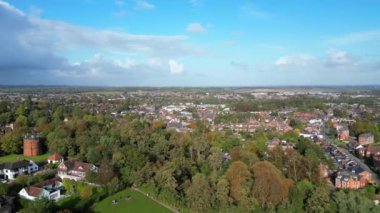 İngiltere 'nin merkezi Hitchin şehrinin yüksek açılı görüntüsü. İngiltere Birleşik Krallığı. 28 Ekim 2023