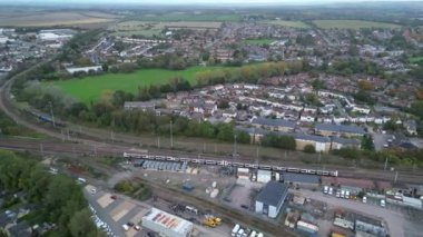 İngiltere 'nin Merkez Hitchin Şehri Büyük Britanya' nın Hava Hızlandırılmış Görüntüsü. 28 Ekim 2023