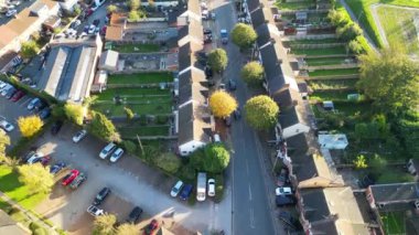 Luton ve Dunstable Şehri Sınır Bölgesi 'nin Güzel Görüntüleri. Görüntü İHA 'nın Kamerasıyla 3 Kasım 2023' te Güneşli ve Rüzgarlı bir günde çekildi.