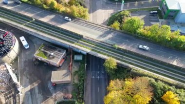 Luton ve Dunstable Şehri Sınır Bölgesi 'nin Güzel Görüntüleri. Görüntü İHA 'nın Kamerasıyla 3 Kasım 2023' te Güneşli ve Rüzgarlı bir günde çekildi.