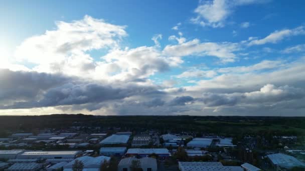 Luton和Dunstable城市边境地区美丽的景象 在2023年11月3日的新日和风天用无人机拍摄的镜头 — 图库视频影像
