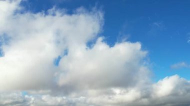 İngiltere 'de dramatik bulutlar