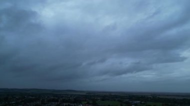 Gece boyunca İngiltere 'nin Aydınlanmış Hitchin Kasabası' nın Hava Görüntüleri. 28 Ekim 2023