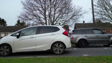 Dunstable İngiltere trafiği ile British Small Town and Road 'un Güzel Görüntüleri. Drone 'un Kamera Görüntüsü 17 Kasım 2023