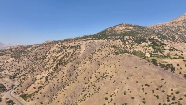 Kürdistan Irak Taki Dağların Tepelerin Hava Görüntüsü Drone Orta Yükseklikten — Stok video