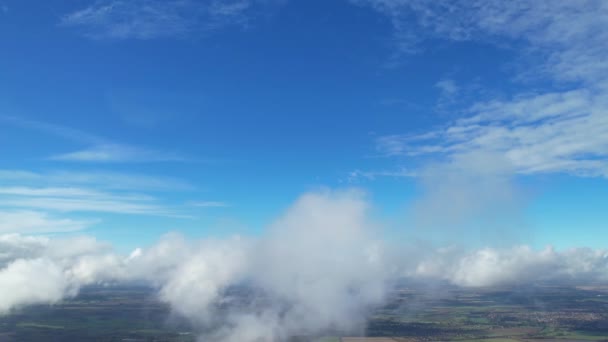 Ovanför Dramatiska Snabba Rörliga Molnen Över England — Stockvideo