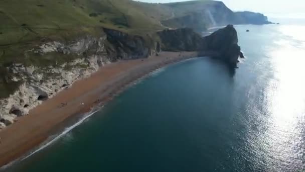 High Angle Time Lapse Видеозапись Британского Океана Великобритании Beautiful Tourist — стоковое видео