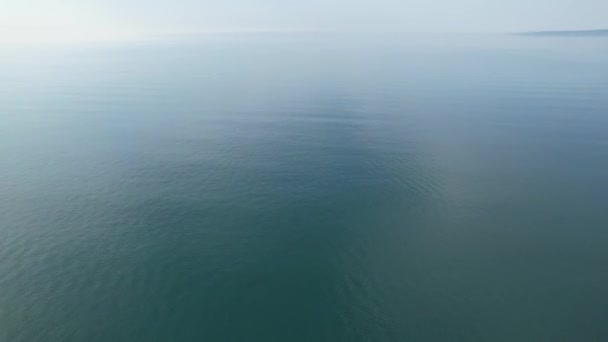 2023年9月9日 英国英属海洋的高角度时光倒流影像 美丽的旅游胜地吸引人的海滩和用无人机拍摄的海洋旅游影像 — 图库视频影像