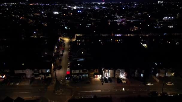 Ville Britannique Éclairée Pendant Nuit Froide Venteuse — Video