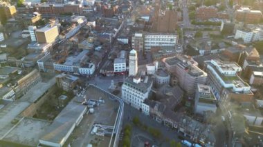 İngiltere 'nin merkez Luton şehrinin yüksek açılı görüntüsü. 23 Ekim 2023