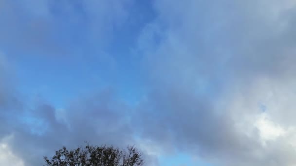 Dramaattinen Winter Clouds Englannin Yllä Yhdistynyt Kuningaskunta — kuvapankkivideo