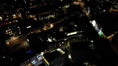 Soğuk Gece sırasında British City 'nin hava görüntüsü. Luton, İngiltere