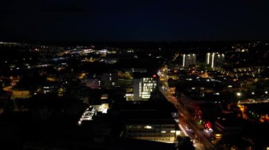 Soğuk Gece sırasında British City 'nin hava görüntüsü. Luton, İngiltere