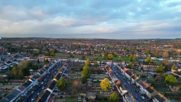Aerial Footage British Residential Homes Luton City England Cold Windy — Vídeos de Stock