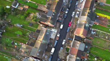 İngiltere 'nin Luton şehrindeki İngiliz Residential Homes' un Soğuk ve Rüzgarlı Akşam ve Günbatımında çekilmiş görüntüleri. 29 Aralık 2023