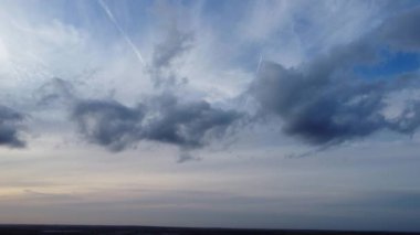 İngiltere üzerindeki En Güzel ve Dramatik Bulutlar ve Gökyüzü