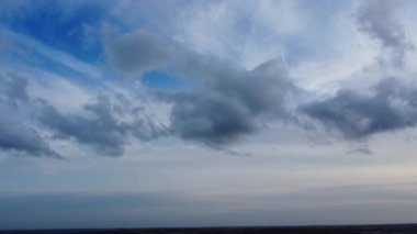İngiltere üzerindeki En Güzel ve Dramatik Bulutlar ve Gökyüzü
