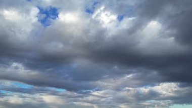 İngiltere üzerindeki En Güzel ve Dramatik Bulutlar ve Gökyüzü
