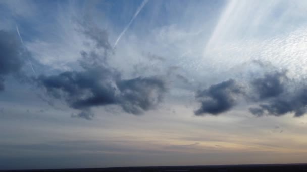 Πιο Όμορφα Και Δραματουργικά Σύννεφα Και Ουρανός Πάνω Από Την — Αρχείο Βίντεο