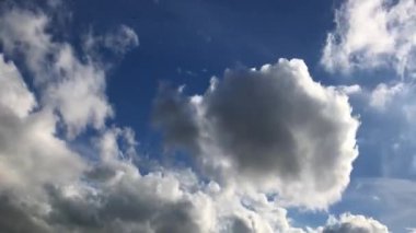 Keskinhoe Alkışlayıcıları Üzerinde Hızlı Hareket Eden Bulutların Zaman Hızı Görüntüsü İngiltere Kırsalında