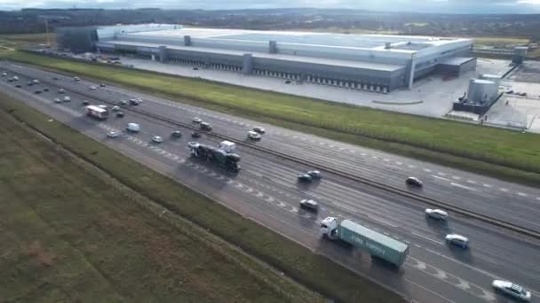 Zeitraffer Aufnahmen Britischer Autobahnen Und Des Verkehrs Der Durch Luton — Stockvideo