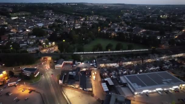 Time Lapse Luchtfoto Van Verlichte Britse Stad Verkeer Nachts — Stockvideo