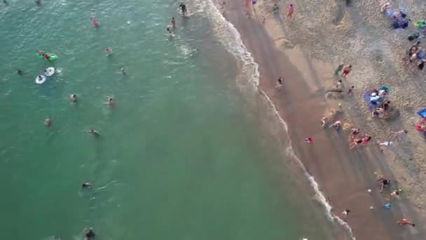 Ngiltere Nin Bournemouth Sahili Nde Yüksek Açılı Hızlandırılmış Nsanlar Görüntüsü — Stok video