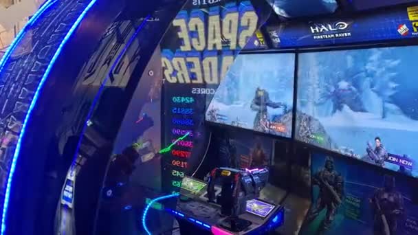 Fun Machines Games Galaxy Plaza Tour Night Οποίο Βρίσκεται Στο — Αρχείο Βίντεο
