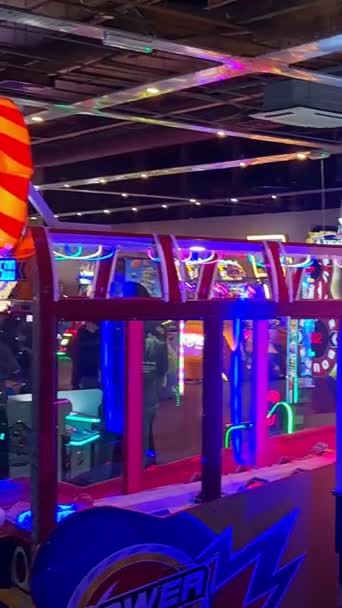 Fun Machines Games Galaxy Plaza Tour Nachts Die Gelegen Central — Stockvideo