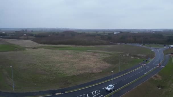 Nagranie Lotnicze Brytyjskich Autostrad Ruchem Podczas Zachmurzenia Deszczowego Wieczoru Arlesey — Wideo stockowe