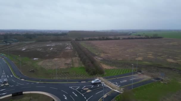 영국의 Arlesey 타운에서 교통과 고속도로의 28일 2024 — 비디오