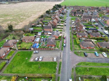 İngiltere 'nin Arlesey şehrinin bulutlu bir akşamda hava görüntüsü. Şubat 28, 2024