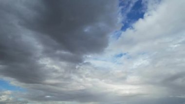 Hızlı Hareketli Dramatik Bulutların Zaman Hızı Görüntüsü