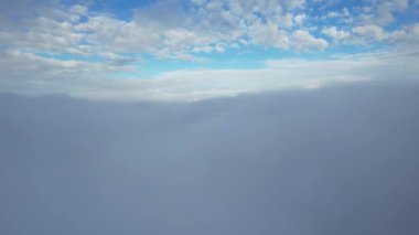 Hızlı Hareketli Dramatik Bulutların Zaman Hızı Görüntüsü