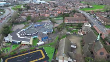 İngiltere 'nin Dagenham Londra şehrinin yüksek açılı muhteşem görüntüsü. 2 Mart 2023