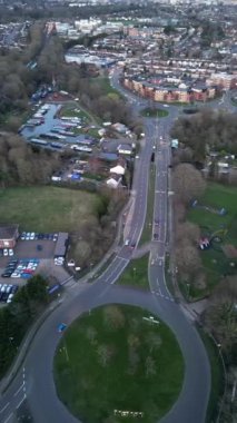 İngiltere 'nin Watford şehrinin yüksek açılı görüntüleri. 3 Mart 2024