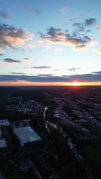イギリスの照らされたワトフォード市の航空写真 3月3日 2024年 — ストック動画
