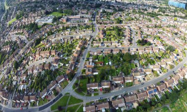 İngiltere 'nin Doğu Luton şehrinin hava panoramik görüntüsü. 17 Ağustos 2023