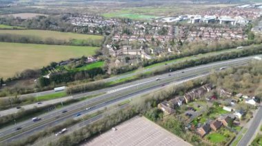Central Hatfield City ve Hertfordshire şehir merkezi, İngiltere, Günbatımı sırasında Birleşik Krallık. 9 Mart 2024