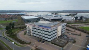 Günbatımı sırasında İngiltere 'nin Hertfordshire, İngiltere' nin Merkez Hatfield Şehri 'nin Hava Görüntüleri. 9 Mart 2024