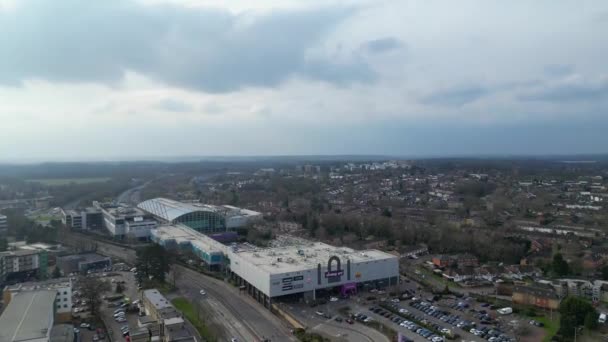日落期间 英国英格兰赫特福德郡中心哈特菲尔德市和市中心的空中拍摄 2024年3月9日 — 图库视频影像