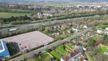 Günbatımı sırasında İngiltere 'nin Hertfordshire, İngiltere' nin Merkez Hatfield Şehri 'nin Hava Görüntüleri. 9 Mart 2024